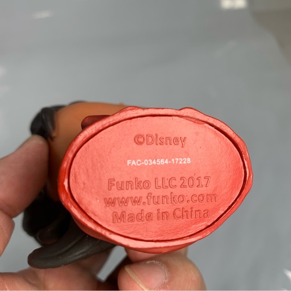 Funko POP Vinyl Figure Disney- Elena of Avalor #316 - Picture 4 of 8